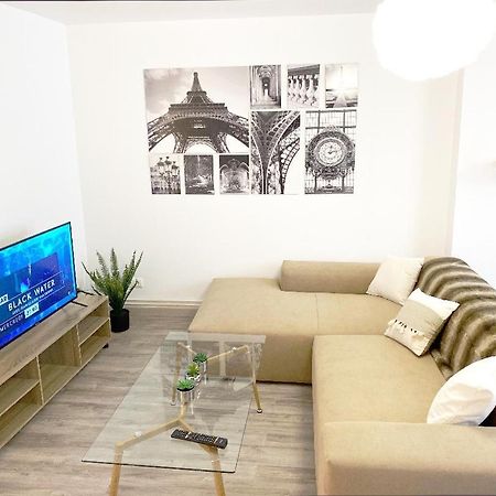 Appartement Chaleureux Wifi Et Parking Gratuit Givet Exterior foto