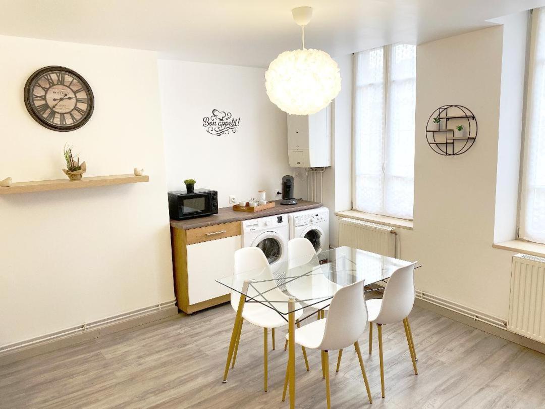 Appartement Chaleureux Wifi Et Parking Gratuit Givet Exterior foto