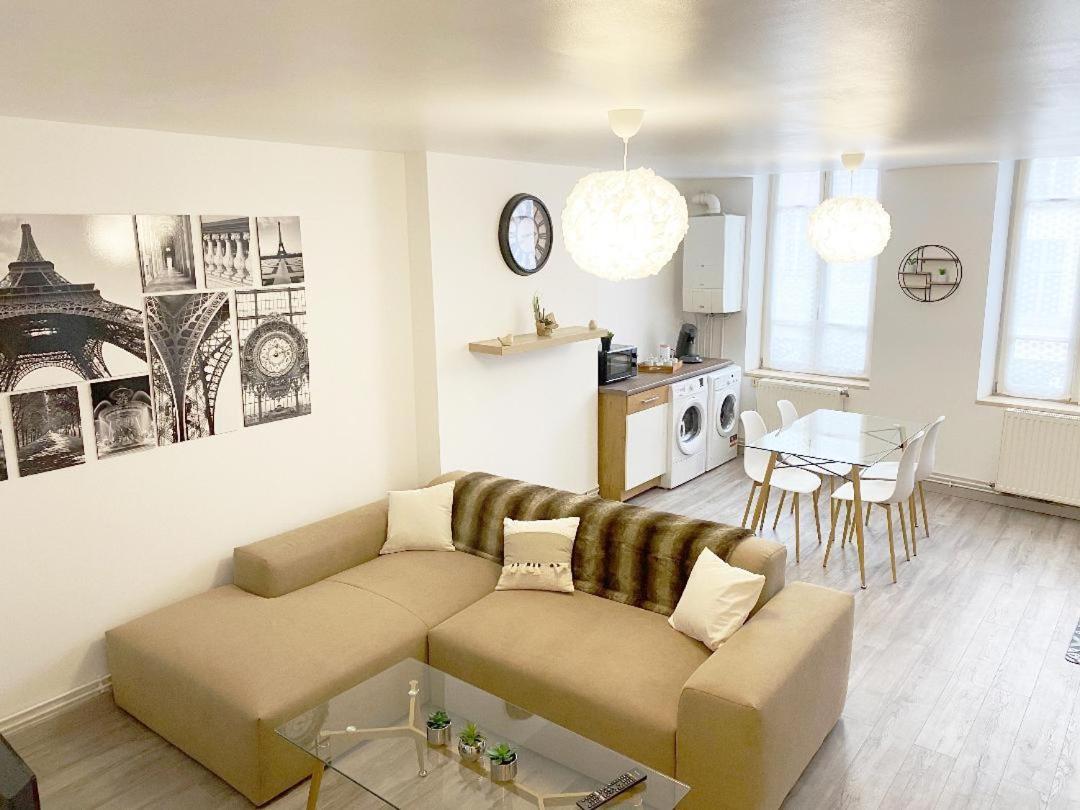 Appartement Chaleureux Wifi Et Parking Gratuit Givet Exterior foto